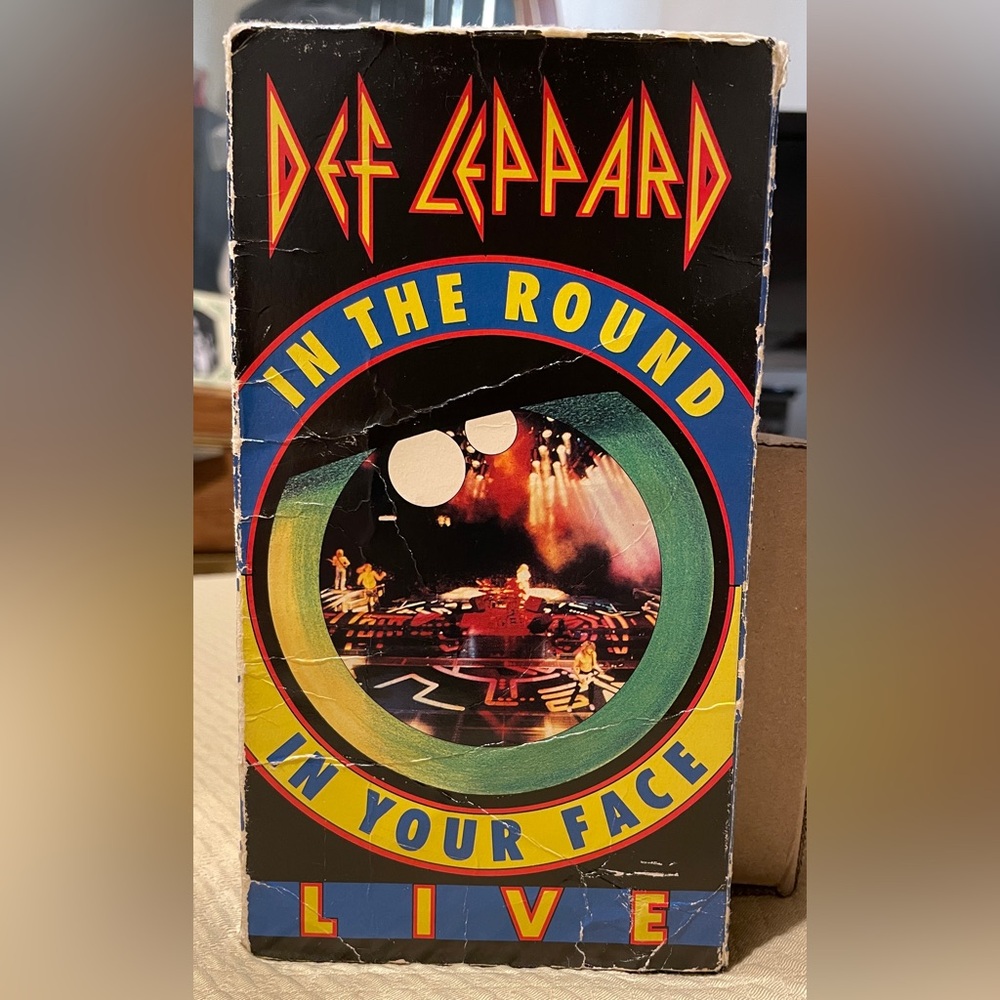 In The Round, In Your Face by Def Leppard (VHS, 1989) EXCELLENT